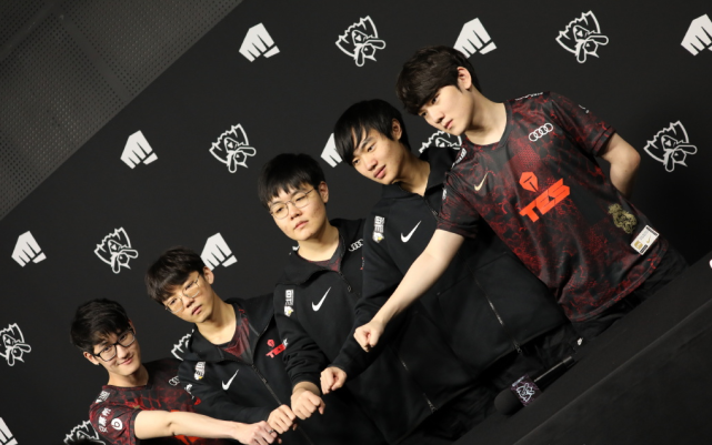 老少搭档 老少搭档