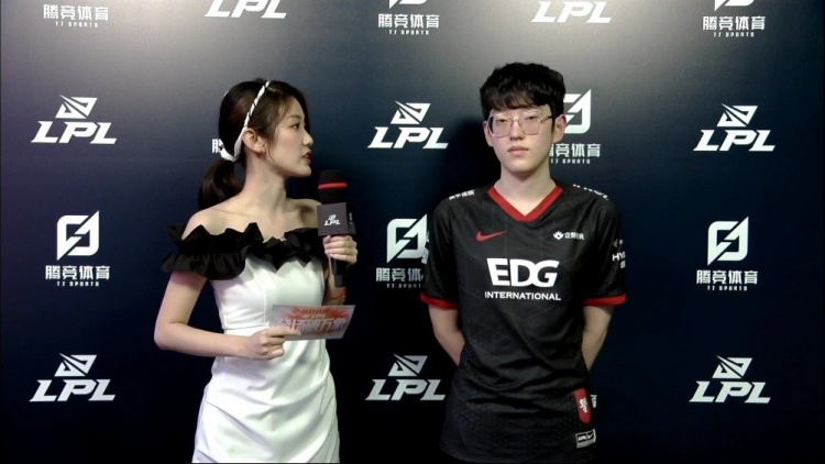 洲杯最亮眼 洲杯最亮眼