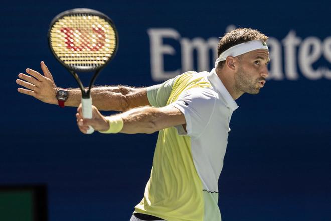 持泰山队的 持泰山队的